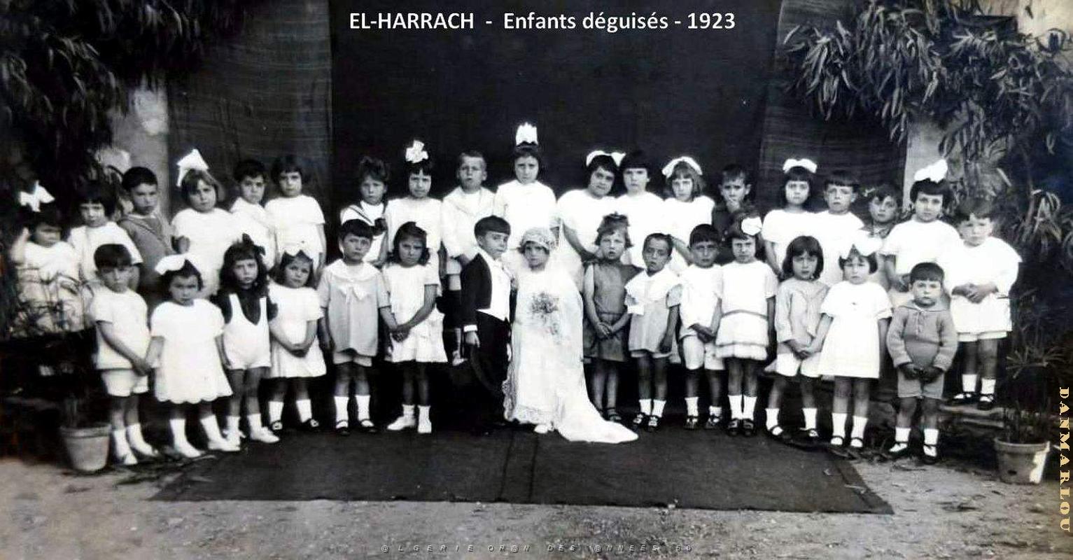 El-Harrach - Enfants deguises - 1923.jpg